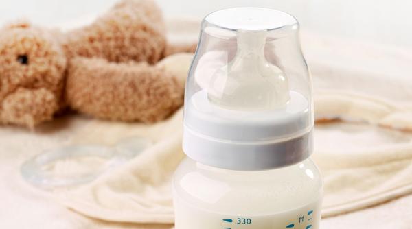 ANSVSA: Nestle România extinde retragerea de la comercializare a două loturi de formulă de lapte pentru sugari