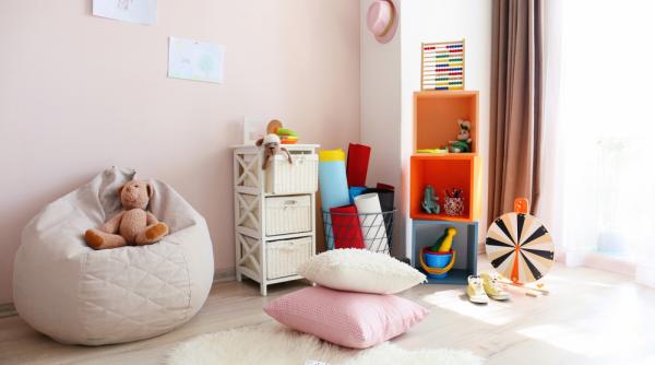 beneficiile utilizarii pufurilor in amenajarile pentru copii