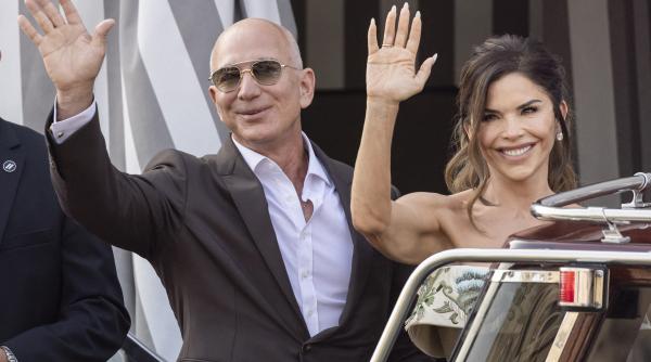 Concedieri masive la Washington Post, care desfiinţează mai multe secţii ale redacţiei. Jeff Bezos, acuzat că-i face pe plac lui Trump
