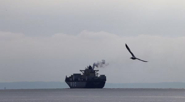Estonia a reţinut o navă suspectată de contrabandă care se îndrepta spre Rusia