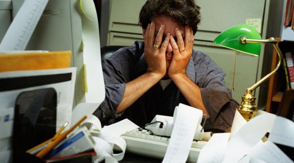 Sondaj: Peste 90% dintre directorii financiari ai companiilor din România se aşteaptă la noi creşteri de taxe în 2026