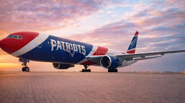 Surpriză la Mihail Kogălniceanu: Soldații americani au venit în România cu avionul echipei de fotbal New England Patriots