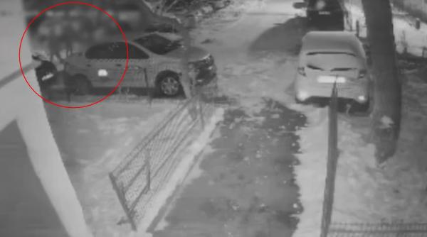 Trei tineri din București au comandat mâncare, dar l-au așteptat cu cuțitele pe livratorul nigerian și l-au tâlhărit. Au fost filmați