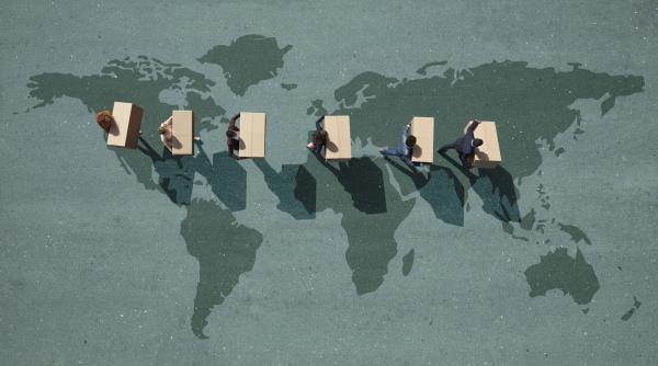 Economia rămâne fără forţă de muncă calificată. Tot mai mulți tineri aleg să lucreze în străinătate: „E mai bine decât în România”