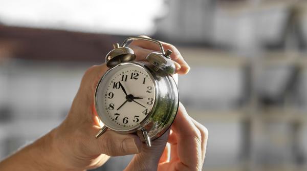 ora de vara 2026 cand se dau ceasurile inainte si ce inseamna asta