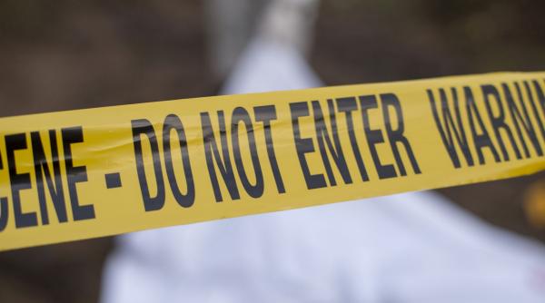Trei surori adolescente au murit după ce s-au aruncat de la etajul 9, pentru că părinții le-au interzis accesul la telefon