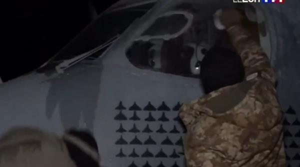 imagini cu ucraineni care folosesc un vechi avion polonez skytruck pentru a vana drone rusesti