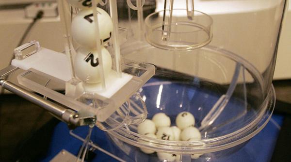 report de peste 10 de milioane de euro la joker la tragerile loto de duminica 8 februarie la 6 49 marele premiu e de 4 18 milioane