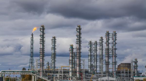 UE solicită consultări cu G7 privind plafonul de preț al petrolului înaintea unui nou pachet de sancțiuni împotriva Rusiei