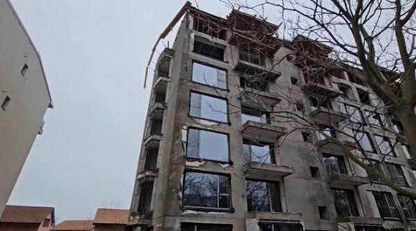 explozie intr o locuinta din sectorul 2 al capitalei doua persoane sunt ranite masini au fost avariate