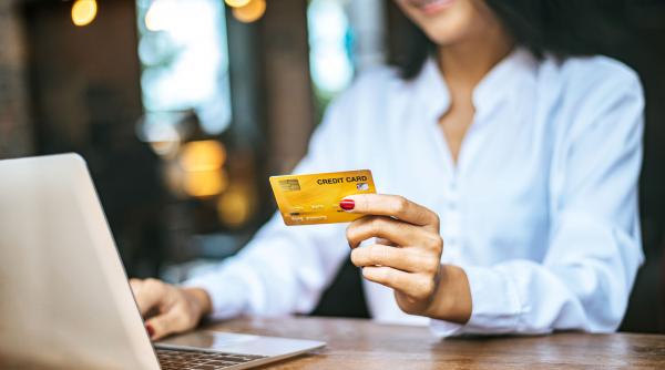 ce trebuie sa verifici inainte sa alegi un card cu rate fara dobanda