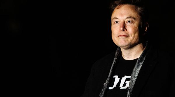 Musk spune că în mai puțin de 10 ani va construi pe Lună „un oraș care se dezvoltă singur”. Cum rămâne cu planurile pentru Marte