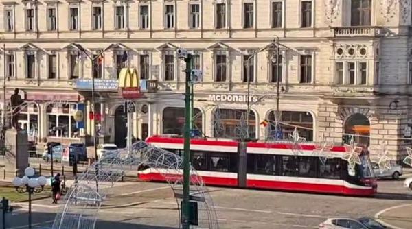 Primarul Aradului cere schimbarea legii ca să ofere gratuit transportul public în oraş. Ce soluţii a găsit până atunci