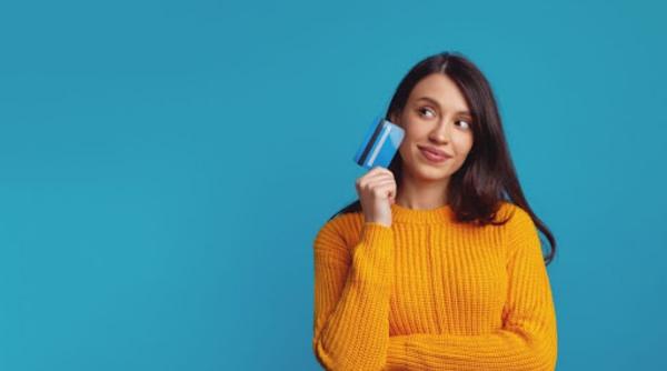 AXI Card pentru tineri: acces facil la credit fără istoric bancar complex   