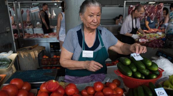castravetele a ajuns produs de lux in rusia cum a ajuns o punga de castraveti sa coste cat un kilogram de carne de porc sau vita