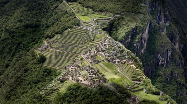 "Dezastrul s-a produs deja". Un controversat aeroport se construiește în Valea Sacră din Peru. Machu Picchu, în pericol
