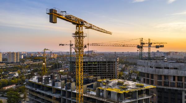 Peste 60% dintre dezvoltatorii imobiliari sunt în risc de insolvență. Firmele din Capitală sunt cele mai afectate