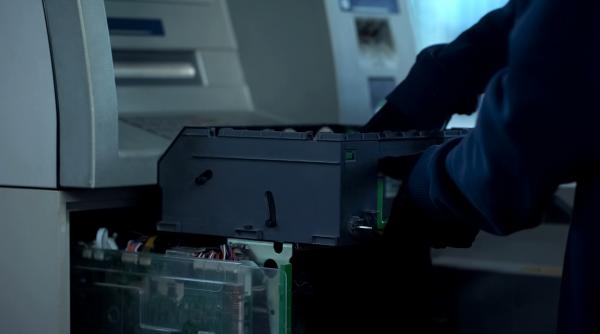 record de bancomate aruncate in aer in austria printre atacatori sunt si romani anchetatorii au aflat cum planuiau jafurile