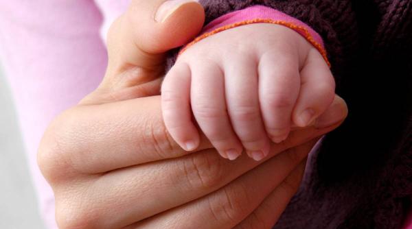 sporul natural al populatiei romaniei se mentine negativ numarul deceselor din decembrie aproape dublu fata de cel al nou nascutilor