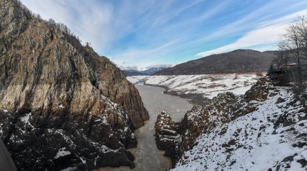 criza apei in urma lucrarilor de la vidraru sefa dsp arges nu s a stiut ce apa va fi cand ajungem la fundul barajului