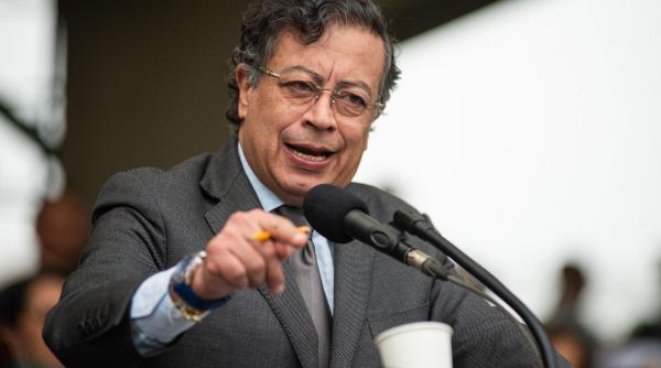 presedintele columbiei gustavo petro afirma ca a scapat unei tentative de asasinat