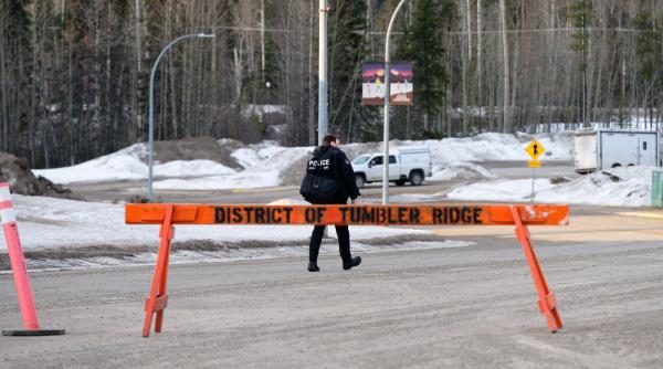 Răsturnare de situație în masacrul din Canada: trăgătorul care a ucis 9 oameni este o femeie transgender de 18 ani