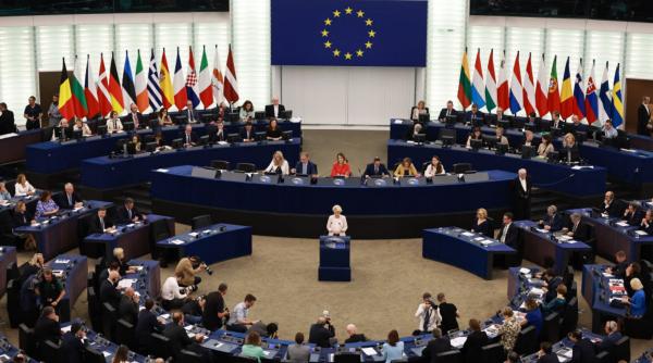 Ursula von der Leyen, în plenul PE: Uniunea Europeană trebuie să elimine obstacolele care o împiedică să devină un gigant global
