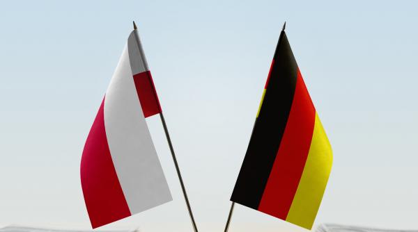 bloomberg polonia a inceput cucerirea economica a germaniei economia poloneza de un trilion de dolari isi arata muschii la berlin