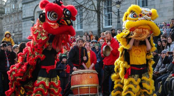 cei 7 000 de chinezi din romania se pregatesc de anul nou chinezesc ce aduce anul calului de foc