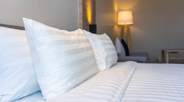 cum sa pastrezi lenjeriile de pat ca noi ghid de intretinere pentru damasc si cocolino