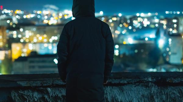 un hot care a jefuit 6 hoteluri intr o singura zi a fost dat de gol de pozele de pe retelele sociale