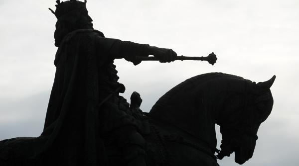 documentul era la burta calului o scrisoare din 1882 a fost descoperita in statuia ecvestra a lui stefan cel mare din iasi