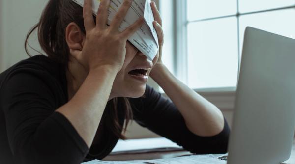 o femeie care locuieste singura a primit facturi la apa de 56 000 de euro putea umple cateva bazine olimpice