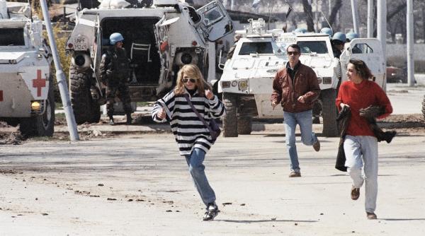 o femeie din romania a ucis 10 persoane misterioasa romanca din grupul turistilor lunetisti care vanau civili si copii in sarajevo