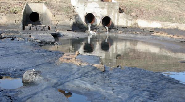 scandalul deversarilor din comuna corbeni dejectiile ajung in panza freatica alina gorghiu cere demisia prefectului de arges