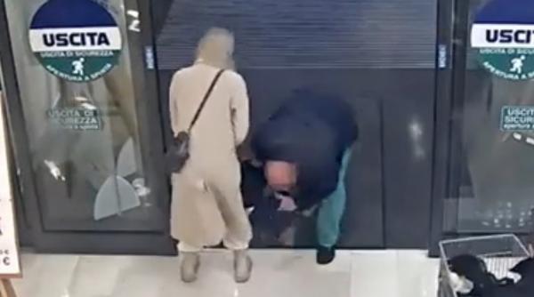 scene terifiante intr un supermarket din italia un roman a incercat sa rapeasca o fetita chiar din mana mamei sale