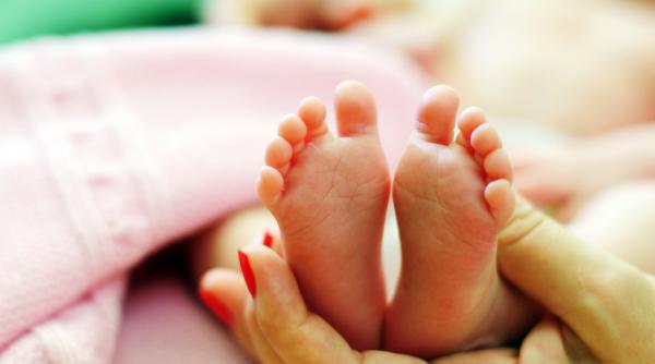 context ro peste 4 000 de mame nu au primit bani pentru nou nascuti de luni de zile pentru ca primaria capitalei nu are fonduri