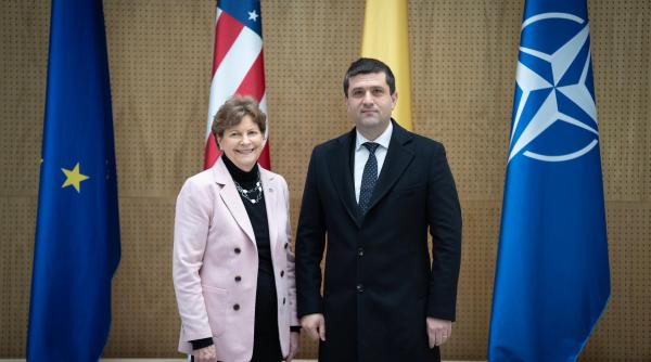 O delegaţie a Congresului SUA a venit în România să viziteze Centrul de Instruire F-16, la Baza 86 Aeriană Fetești