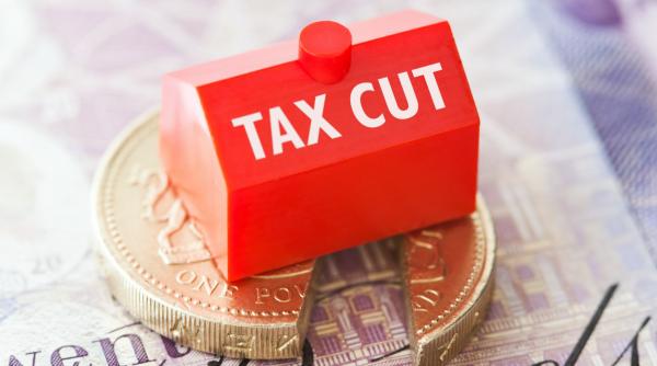 Peste 10.000 de semnături din Harghita pentru reducerea taxelor locale au fost predate premierului Bolojan