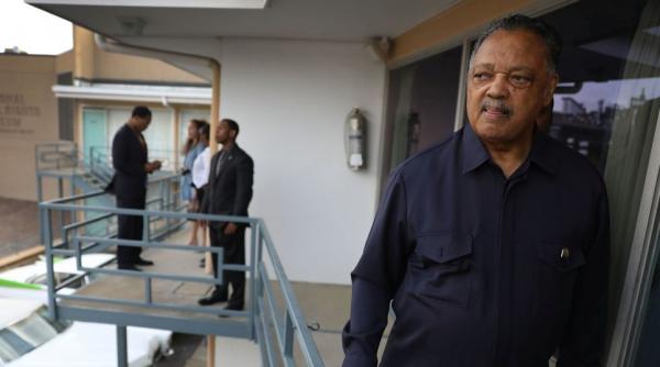 a murit jesse jackson cel mai cunoscut aparator al drepturilor civile din sua avea 84 de ani