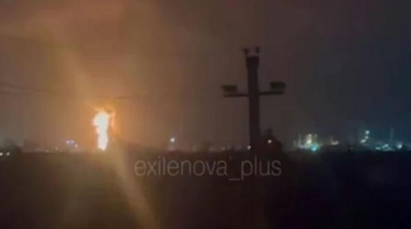 ucraina a atacat cu drone rusia o rafinarie a luat foc 5 aeroporturi au fost inchise si s au produs pene de curent la kazan