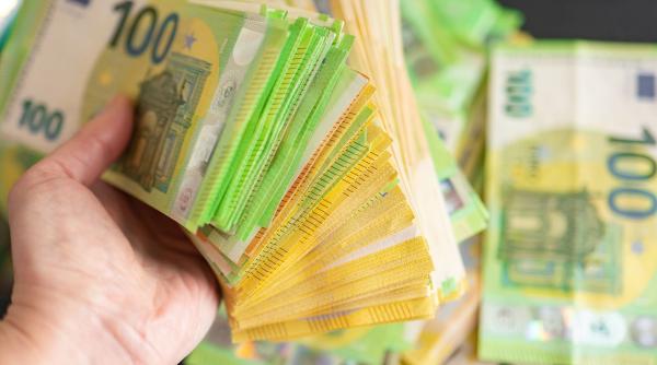 un roman a furat zilnic cate 1 000 de euro din incasarile restaurantui din austria la care lucra a ajuns la o suma ireala