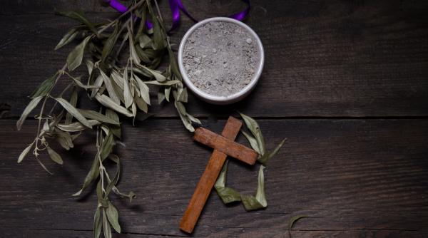 catolicii sarbatoresc miercurea cenusii 2026 ce semnificatie are si care sunt traditiile