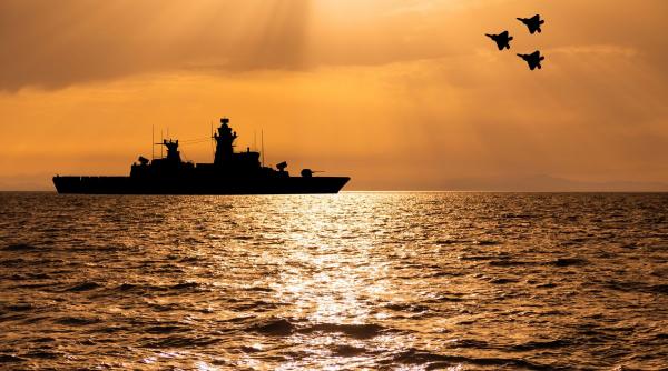 iranul anunta exercitii militare cu rusia in marea arabiei in timp ce negociaza la geneva cu sua pentru a evita razboiul