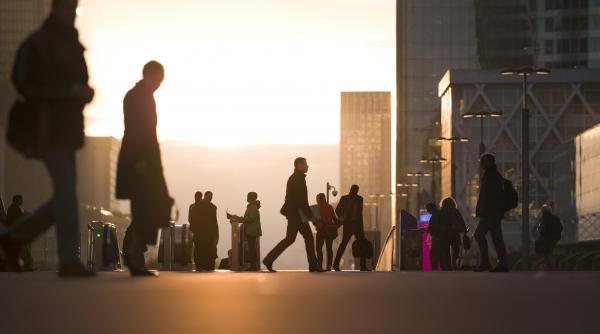 sondaj romania merge in directia gresita spun 73 dintre cetateni votantii aur si psd cei mai pesimisti coruptia bate preturile