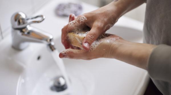 În apa de la robinet din Curtea de Argeș s-a găsit din nou bacteria Clostridium perfringers. Nu se poate folosi pentru gătit și igienă