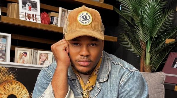 Un influencer american a fost reținut la București, după ce l-a bătut pe un tânăr de 20 de ani în timpul unui live pe net