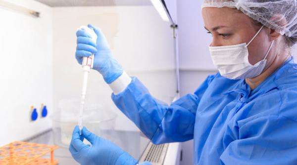 Un singur vaccin ar putea asigura protecție contra tusei, gripei și răcelii