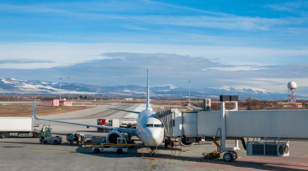 Aeroportul din Sofia va permite doar zboruri militare în dimineaţa zilelor de 23 şi 24 februarie