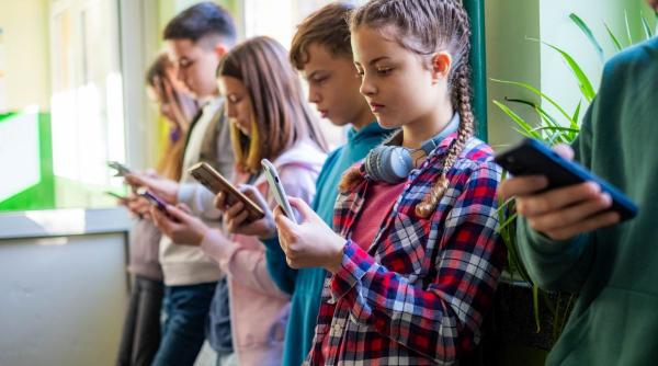 Germania pregătește interzicerea accesului copiiilor sub 14 ani pe rețelele sociale. Cancelarul Merz susține măsura
